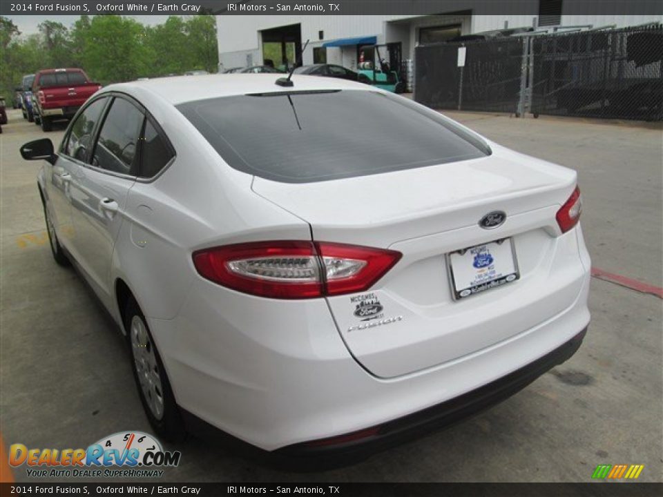 2014 Ford Fusion S Oxford White / Earth Gray Photo #3