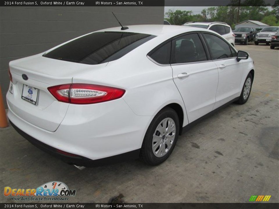 2014 Ford Fusion S Oxford White / Earth Gray Photo #4