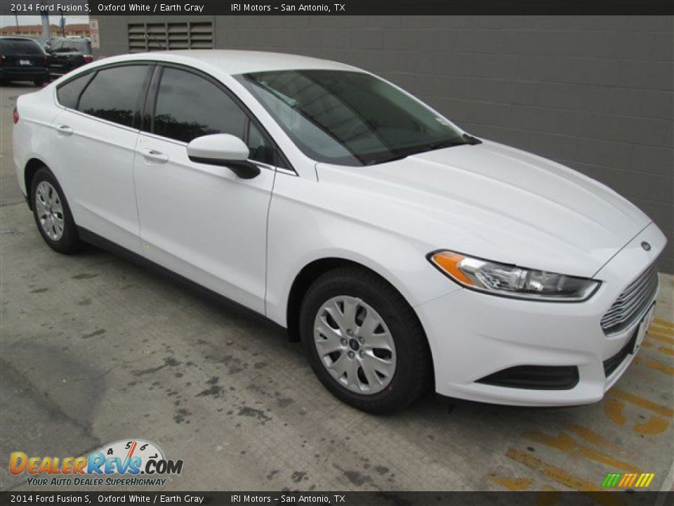 2014 Ford Fusion S Oxford White / Earth Gray Photo #5
