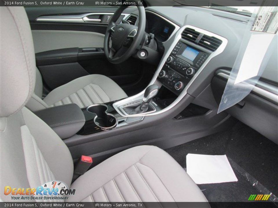 2014 Ford Fusion S Oxford White / Earth Gray Photo #6