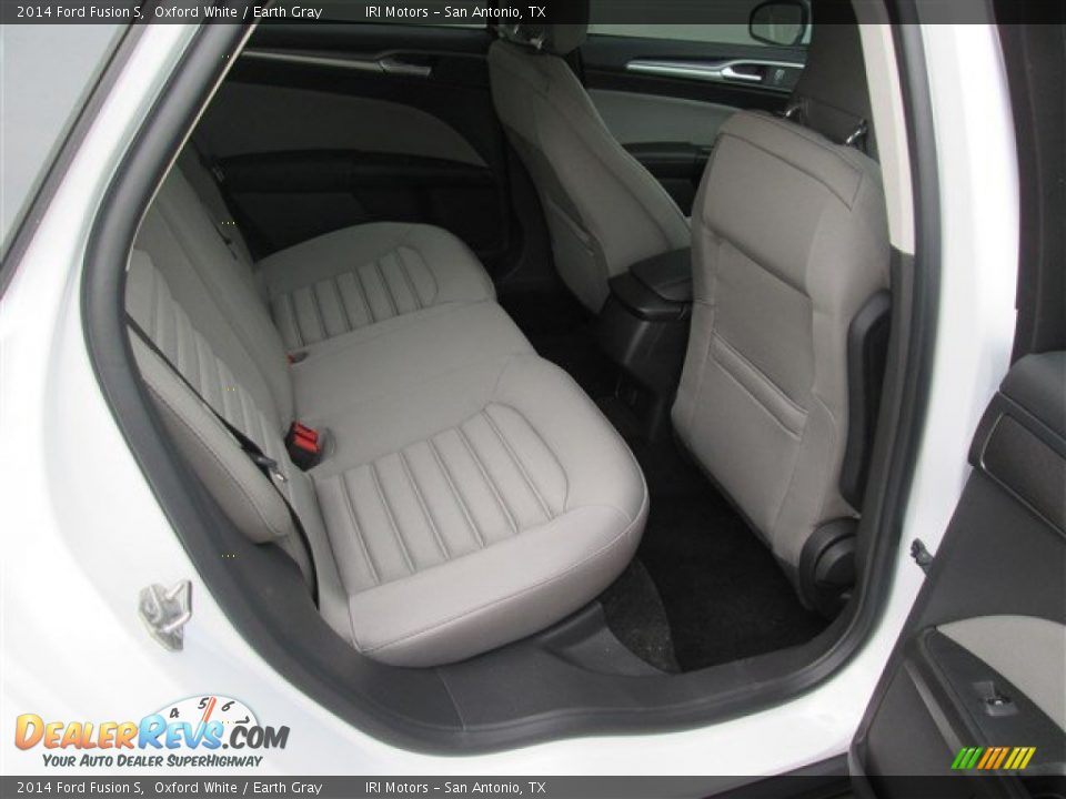 2014 Ford Fusion S Oxford White / Earth Gray Photo #7