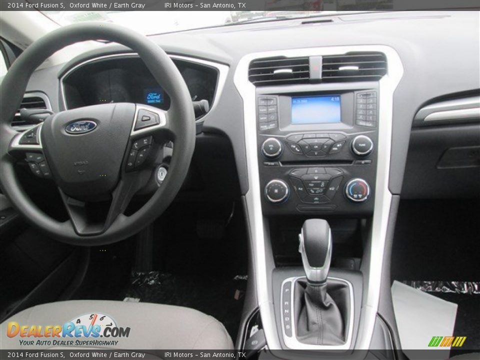2014 Ford Fusion S Oxford White / Earth Gray Photo #8