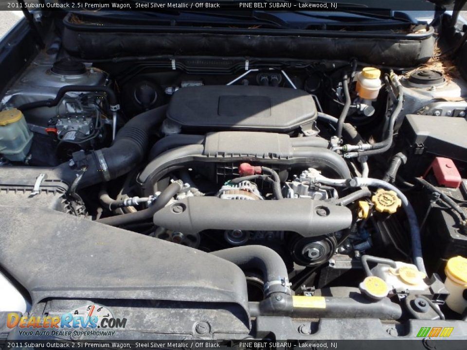 2011 Subaru Outback 2.5i Premium Wagon Steel Silver Metallic / Off Black Photo #23