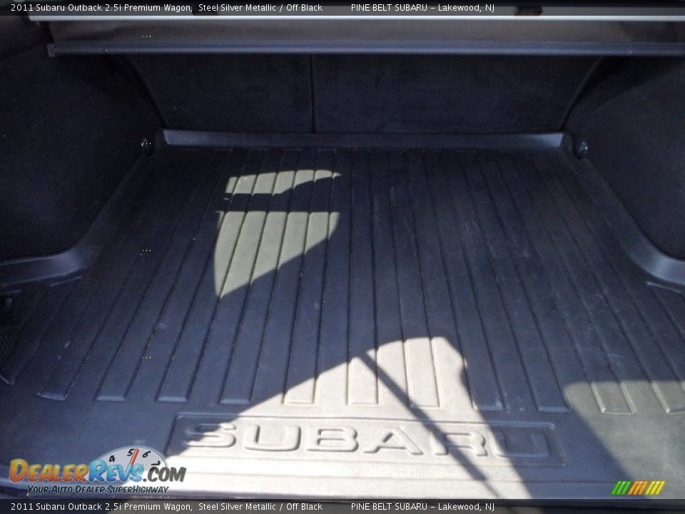 2011 Subaru Outback 2.5i Premium Wagon Steel Silver Metallic / Off Black Photo #24