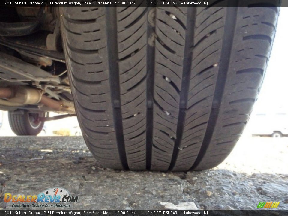 2011 Subaru Outback 2.5i Premium Wagon Steel Silver Metallic / Off Black Photo #27