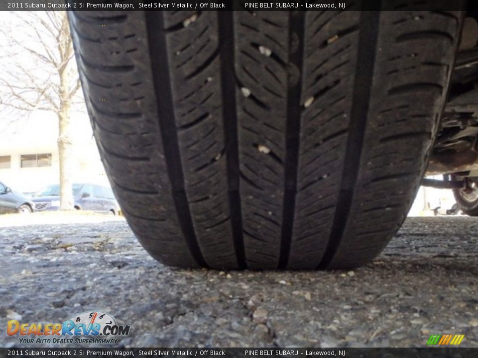 2011 Subaru Outback 2.5i Premium Wagon Steel Silver Metallic / Off Black Photo #28