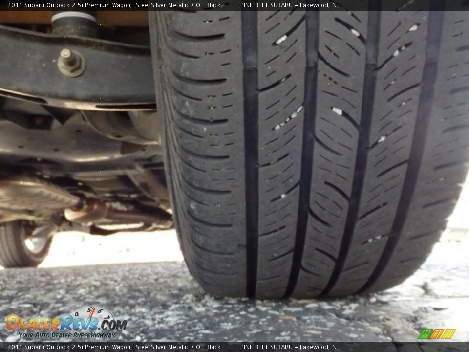 2011 Subaru Outback 2.5i Premium Wagon Steel Silver Metallic / Off Black Photo #29