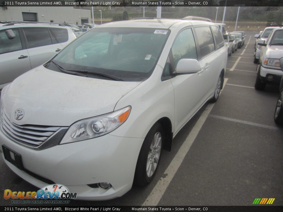 2011 Toyota Sienna Limited AWD Blizzard White Pearl / Light Gray Photo #5