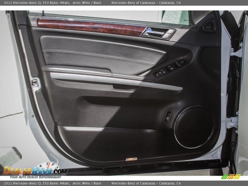 2011 Mercedes-Benz GL 350 Blutec 4Matic Arctic White / Black Photo #17