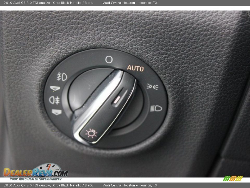 2010 Audi Q7 3.0 TDI quattro Orca Black Metallic / Black Photo #32