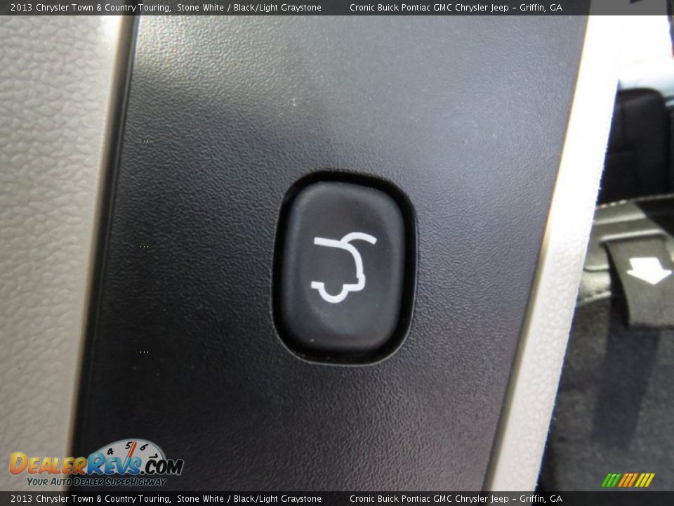 2013 Chrysler Town & Country Touring Stone White / Black/Light Graystone Photo #16