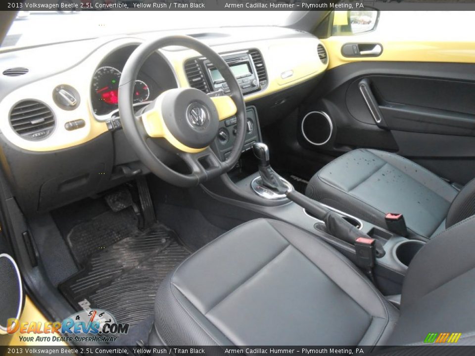 2013 Volkswagen Beetle 2.5L Convertible Yellow Rush / Titan Black Photo #9