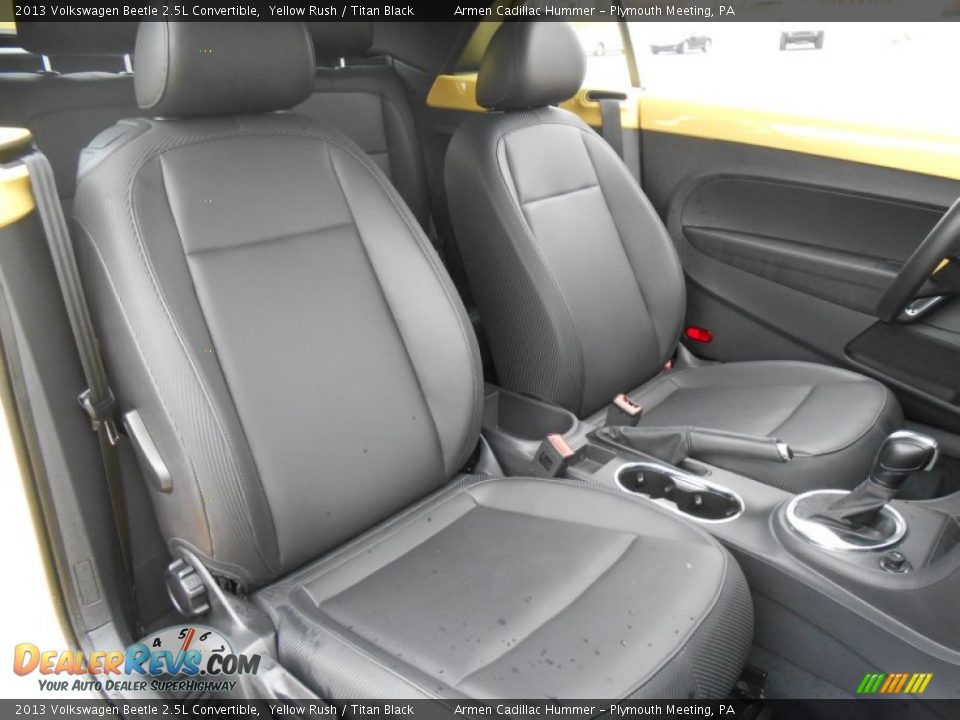 2013 Volkswagen Beetle 2.5L Convertible Yellow Rush / Titan Black Photo #14