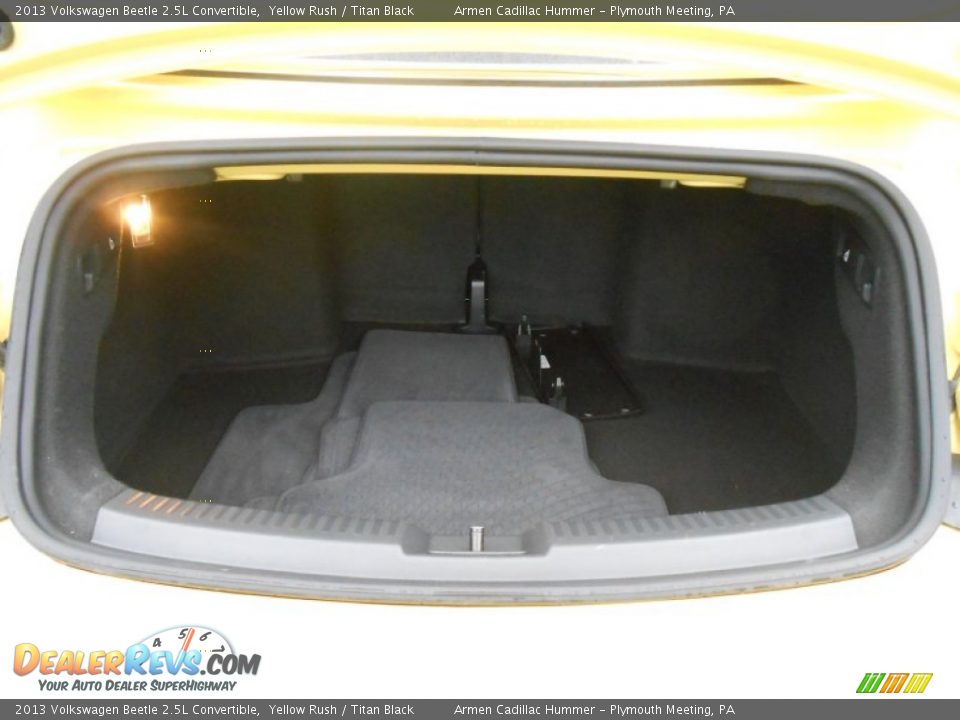 2013 Volkswagen Beetle 2.5L Convertible Yellow Rush / Titan Black Photo #16