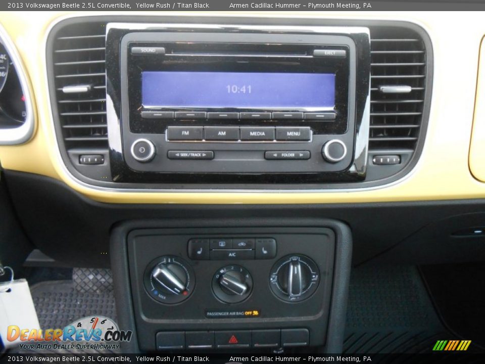 2013 Volkswagen Beetle 2.5L Convertible Yellow Rush / Titan Black Photo #20