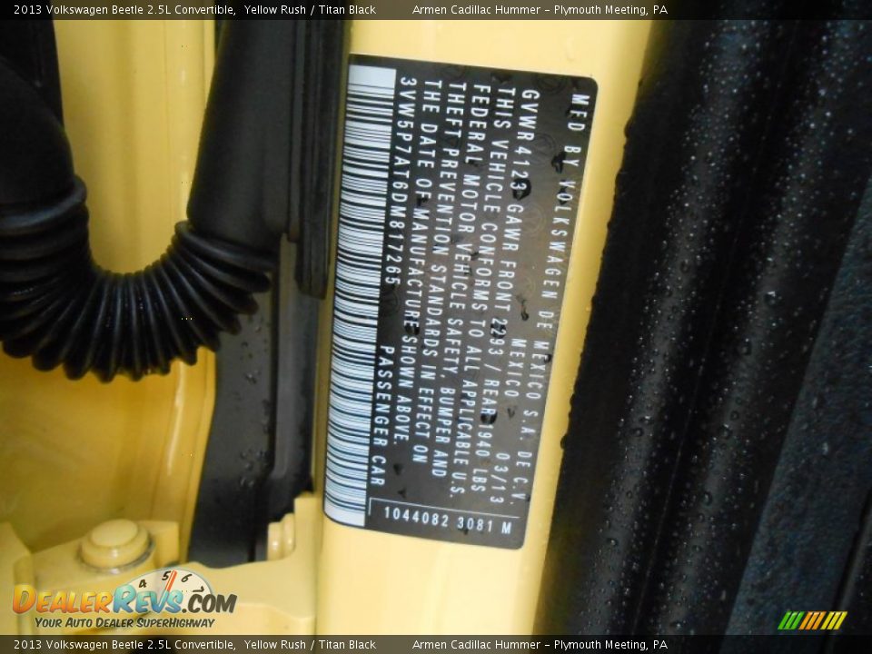 2013 Volkswagen Beetle 2.5L Convertible Yellow Rush / Titan Black Photo #25