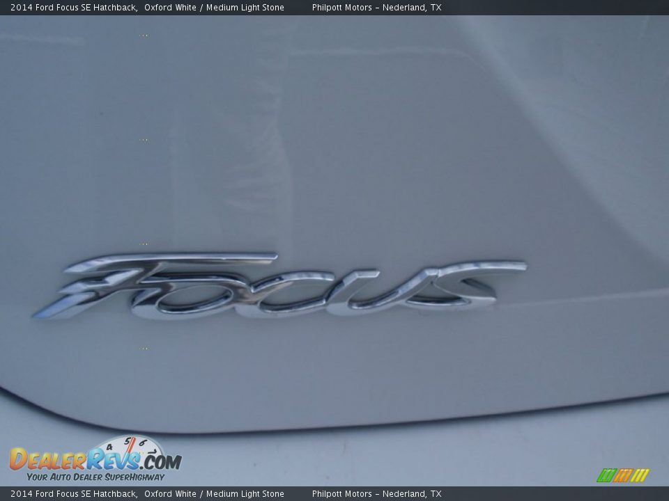 2014 Ford Focus SE Hatchback Oxford White / Medium Light Stone Photo #14