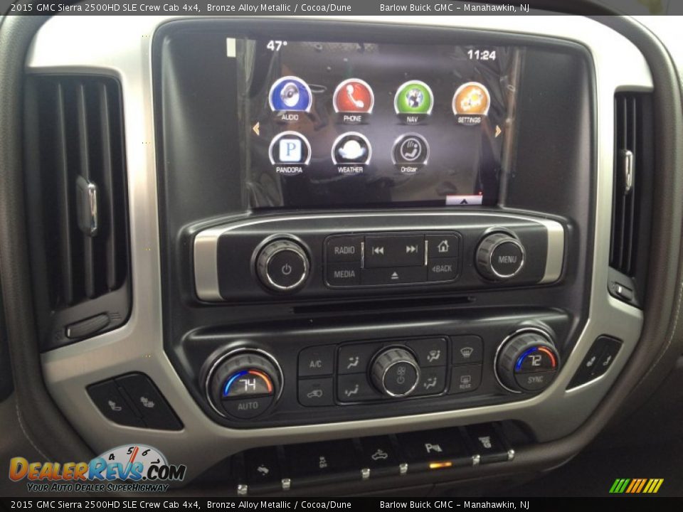 Controls of 2015 GMC Sierra 2500HD SLE Crew Cab 4x4 Photo #10