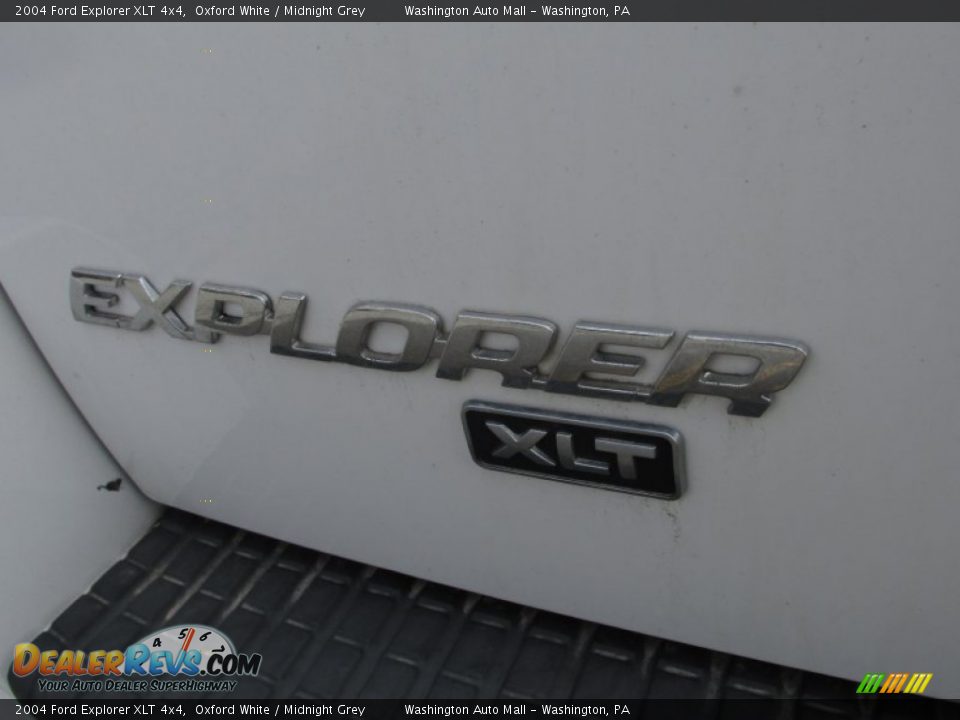 2004 Ford Explorer XLT 4x4 Oxford White / Midnight Grey Photo #8