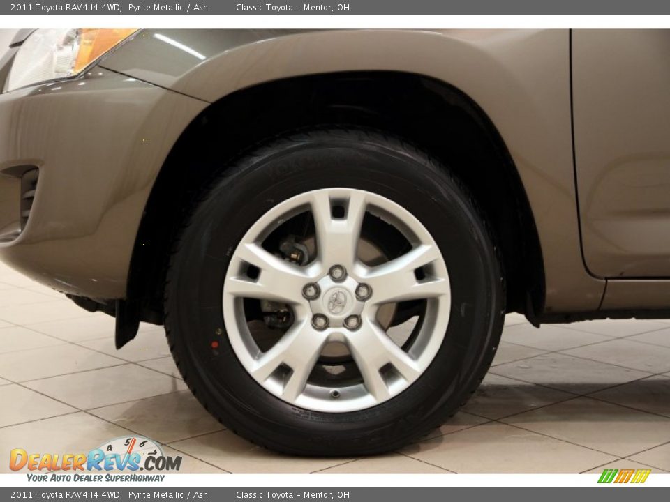 2011 Toyota RAV4 I4 4WD Pyrite Metallic / Ash Photo #16