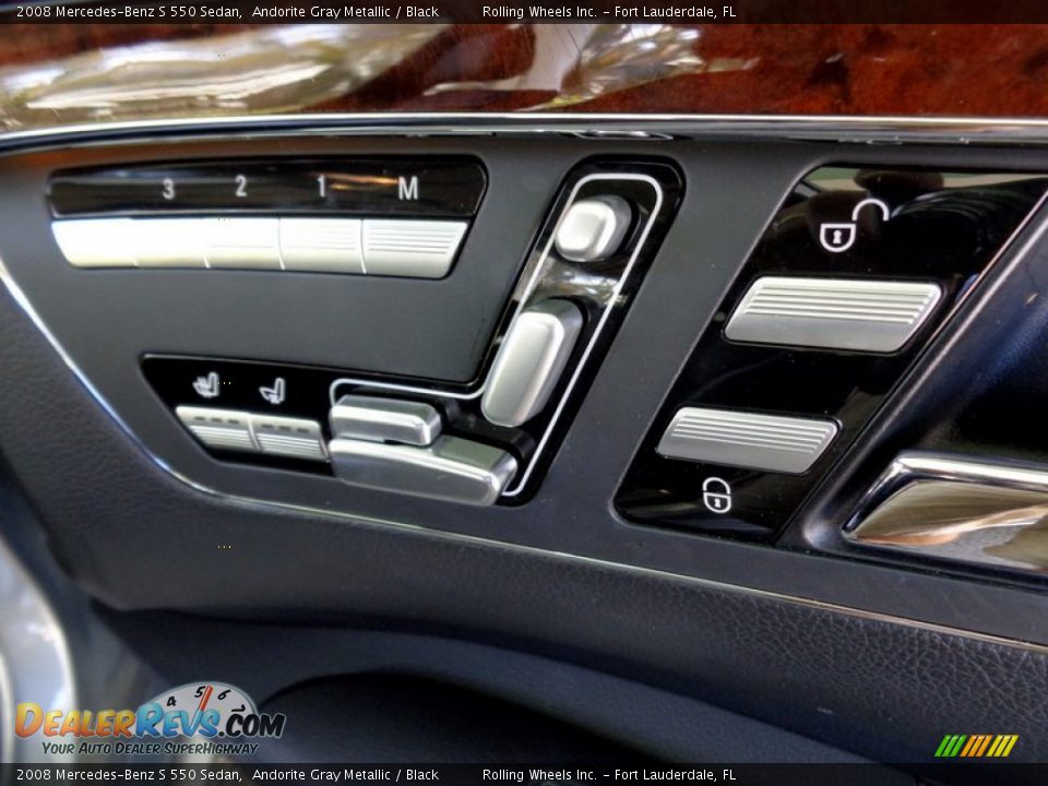 Controls of 2008 Mercedes-Benz S 550 Sedan Photo #27