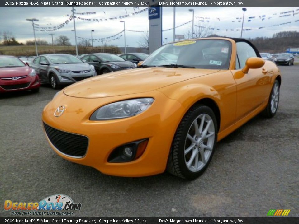 Front 3/4 View of 2009 Mazda MX-5 Miata Grand Touring Roadster Photo #3