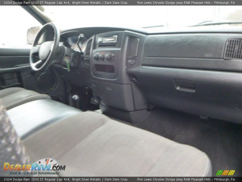 2004 Dodge Ram 1500 ST Regular Cab 4x4 Bright Silver Metallic / Dark Slate Gray Photo #11