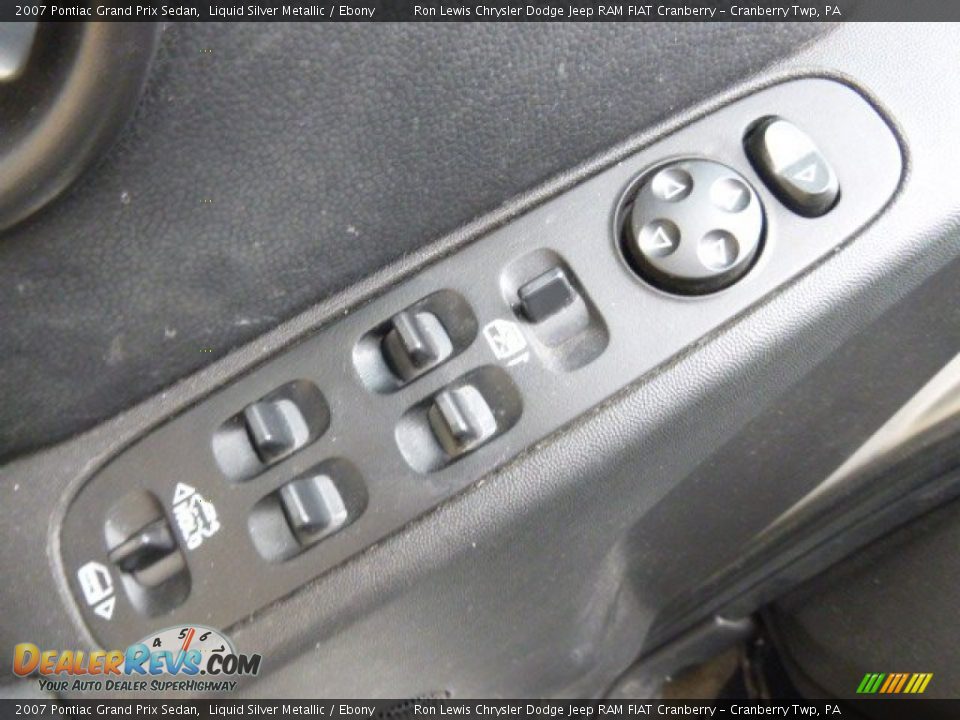 2007 Pontiac Grand Prix Sedan Liquid Silver Metallic / Ebony Photo #15