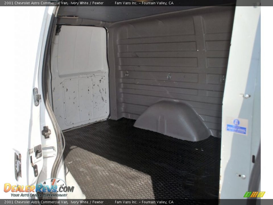 2001 Chevrolet Astro Commercial Van Ivory White / Pewter Photo #4