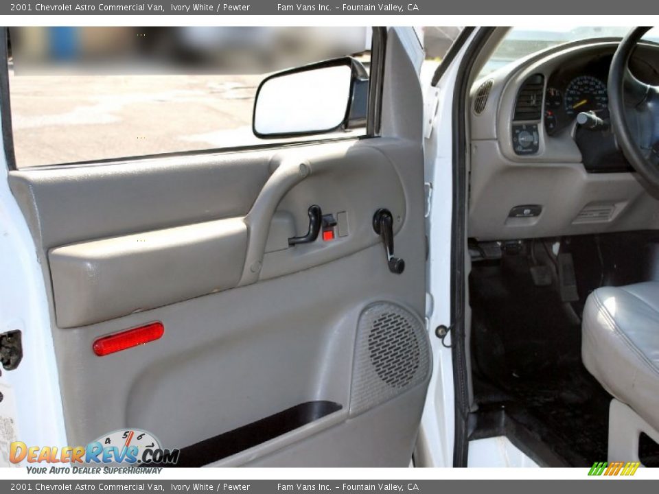 2001 Chevrolet Astro Commercial Van Ivory White / Pewter Photo #14