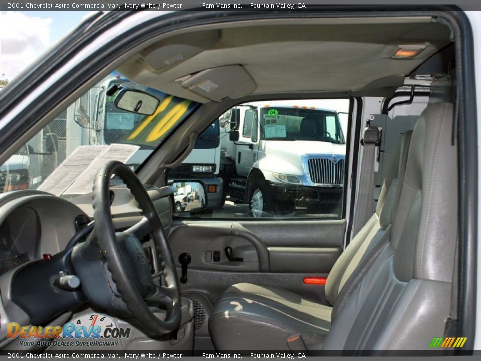 2001 Chevrolet Astro Commercial Van Ivory White / Pewter Photo #15