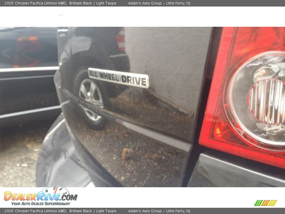 2005 Chrysler Pacifica Limited AWD Brilliant Black / Light Taupe Photo #5