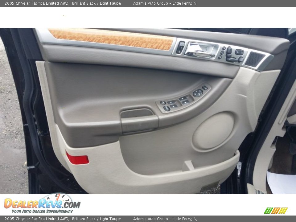 2005 Chrysler Pacifica Limited AWD Brilliant Black / Light Taupe Photo #7