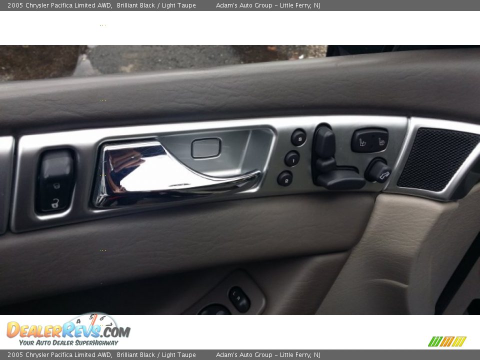 2005 Chrysler Pacifica Limited AWD Brilliant Black / Light Taupe Photo #8