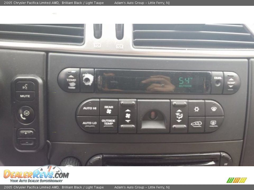 2005 Chrysler Pacifica Limited AWD Brilliant Black / Light Taupe Photo #15