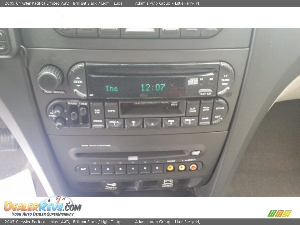 2005 Chrysler Pacifica Limited AWD Brilliant Black / Light Taupe Photo #16