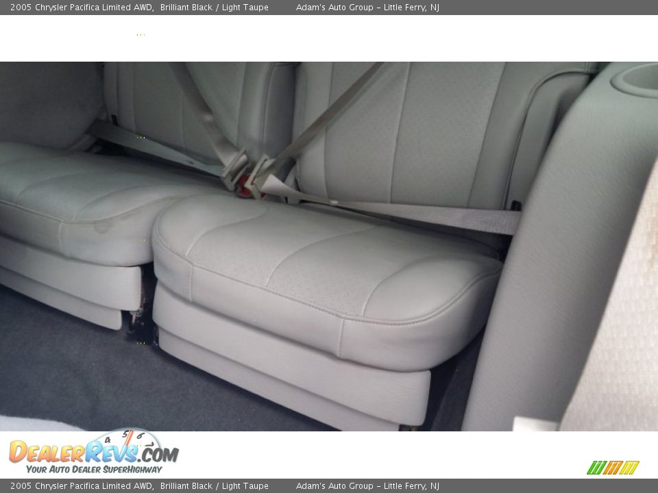 2005 Chrysler Pacifica Limited AWD Brilliant Black / Light Taupe Photo #20