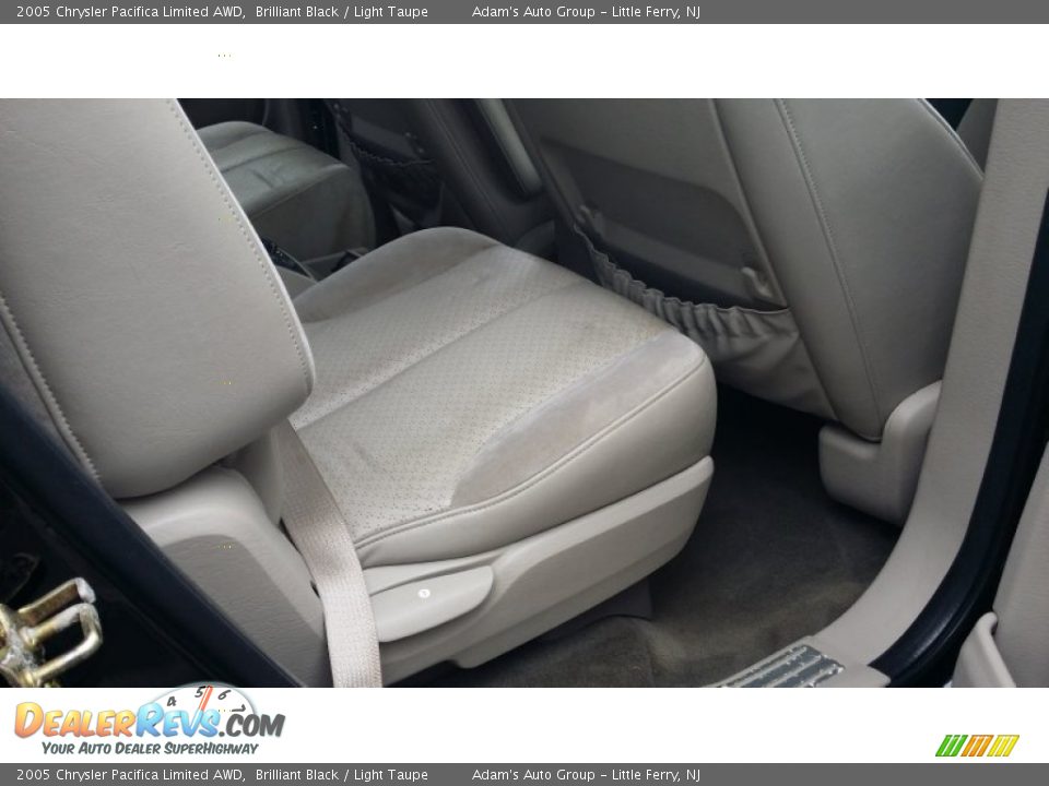 2005 Chrysler Pacifica Limited AWD Brilliant Black / Light Taupe Photo #23