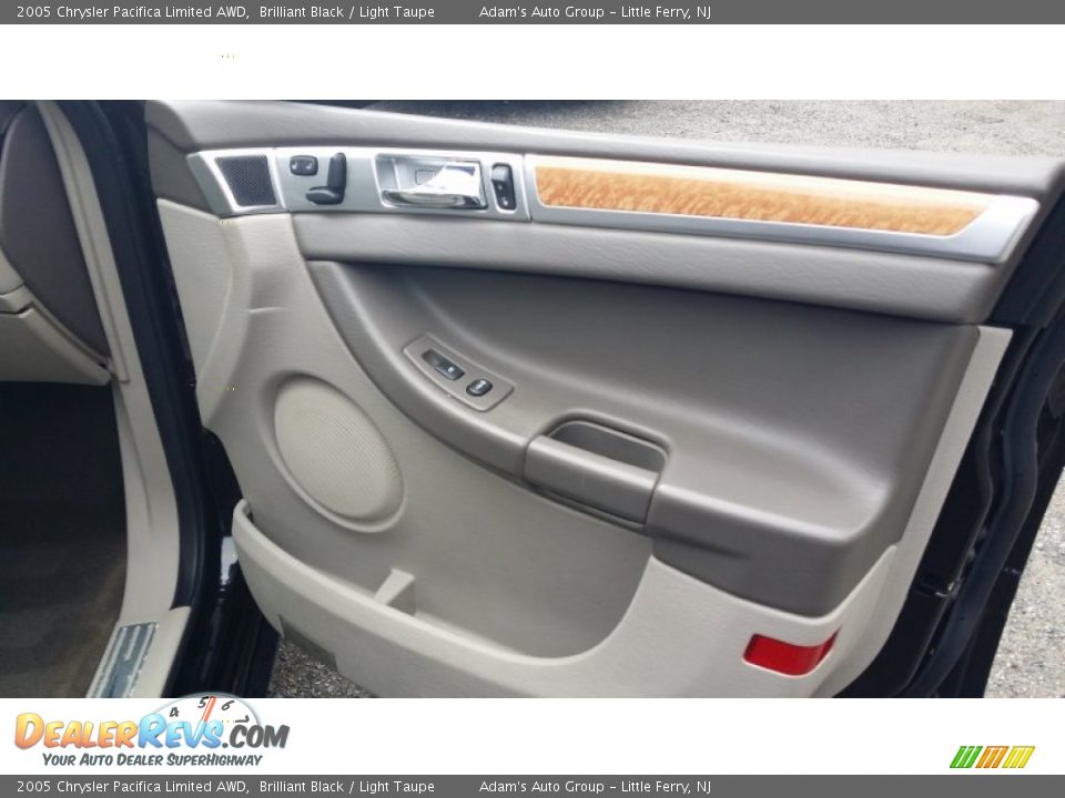 2005 Chrysler Pacifica Limited AWD Brilliant Black / Light Taupe Photo #24
