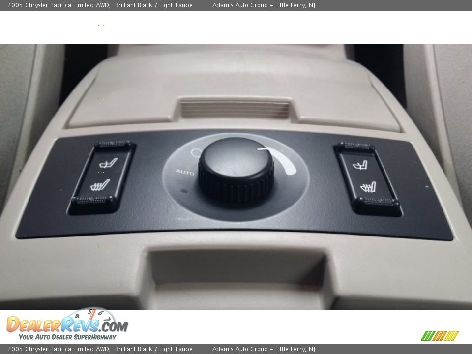 2005 Chrysler Pacifica Limited AWD Brilliant Black / Light Taupe Photo #26
