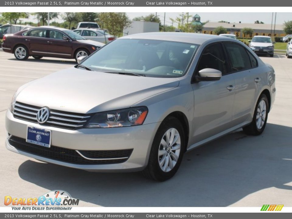 2013 Volkswagen Passat 2.5L S Platinum Gray Metallic / Moonrock Gray Photo #3