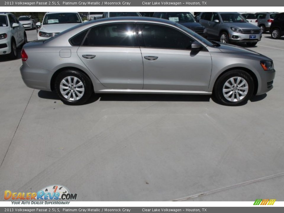 2013 Volkswagen Passat 2.5L S Platinum Gray Metallic / Moonrock Gray Photo #10