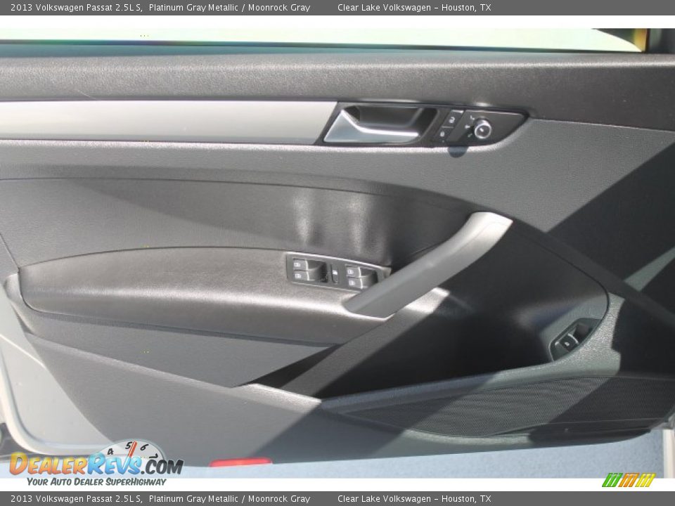 2013 Volkswagen Passat 2.5L S Platinum Gray Metallic / Moonrock Gray Photo #13
