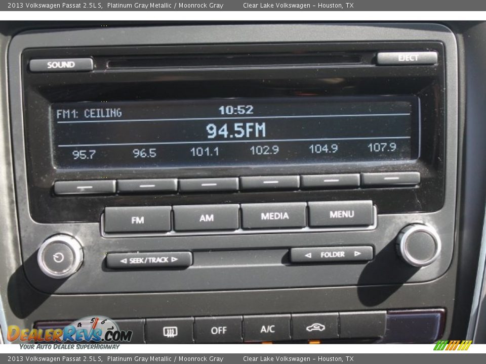 2013 Volkswagen Passat 2.5L S Platinum Gray Metallic / Moonrock Gray Photo #19