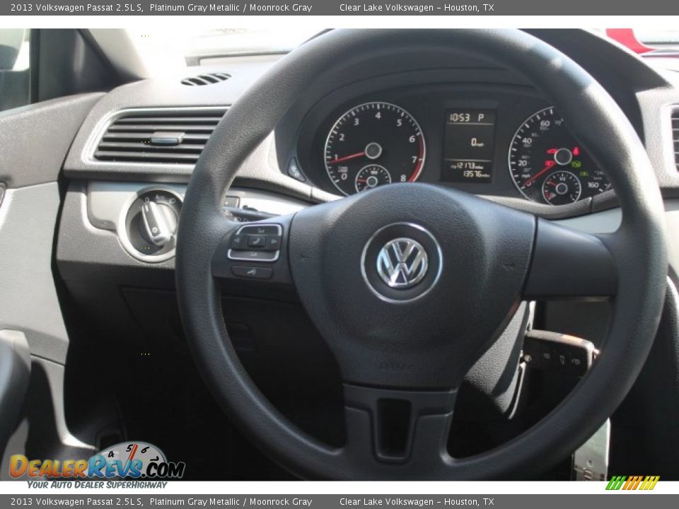 2013 Volkswagen Passat 2.5L S Platinum Gray Metallic / Moonrock Gray Photo #29