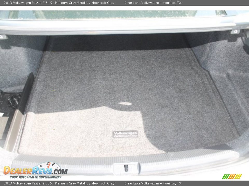 2013 Volkswagen Passat 2.5L S Platinum Gray Metallic / Moonrock Gray Photo #30