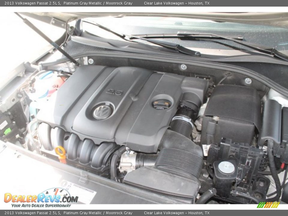 2013 Volkswagen Passat 2.5L S Platinum Gray Metallic / Moonrock Gray Photo #35
