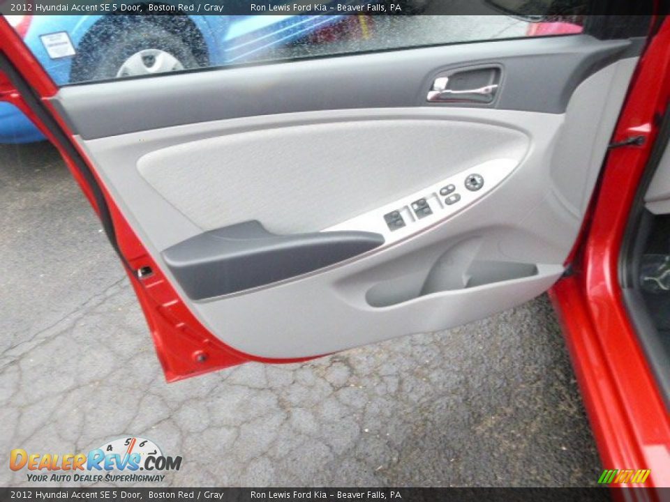 2012 Hyundai Accent SE 5 Door Boston Red / Gray Photo #11