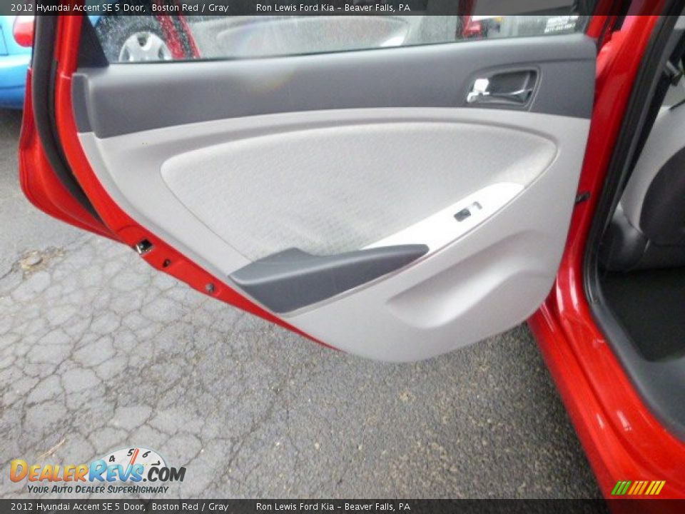 2012 Hyundai Accent SE 5 Door Boston Red / Gray Photo #13