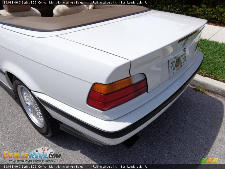 1994 BMW 3 Series 325i Convertible Alpine White / Beige Photo #22